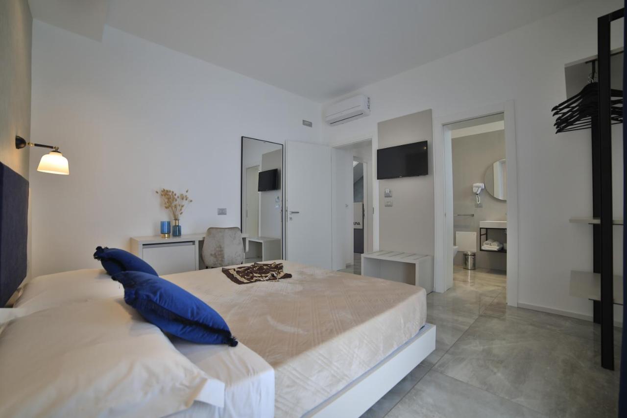 Calaluna Guest house *